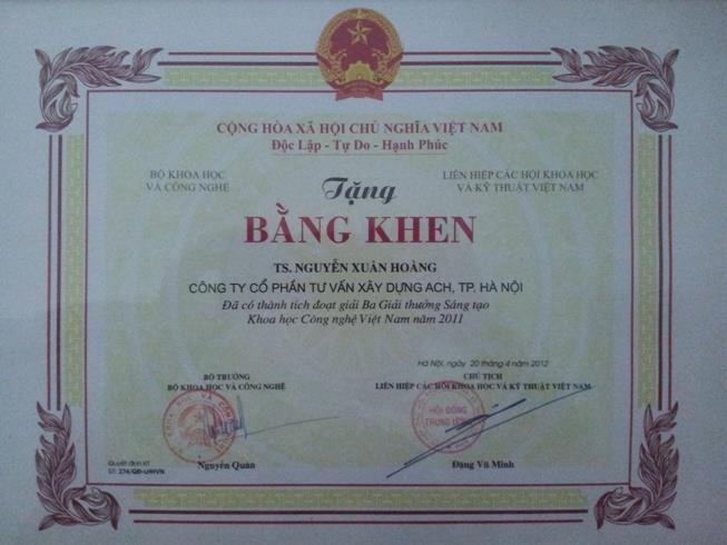 ACH - TS. Nguyễn Xu&acirc;n Ho&agrave;ng nhận Bằng Khen của Bộ Khoa Học v&agrave; C&ocirc;ng Nghệ